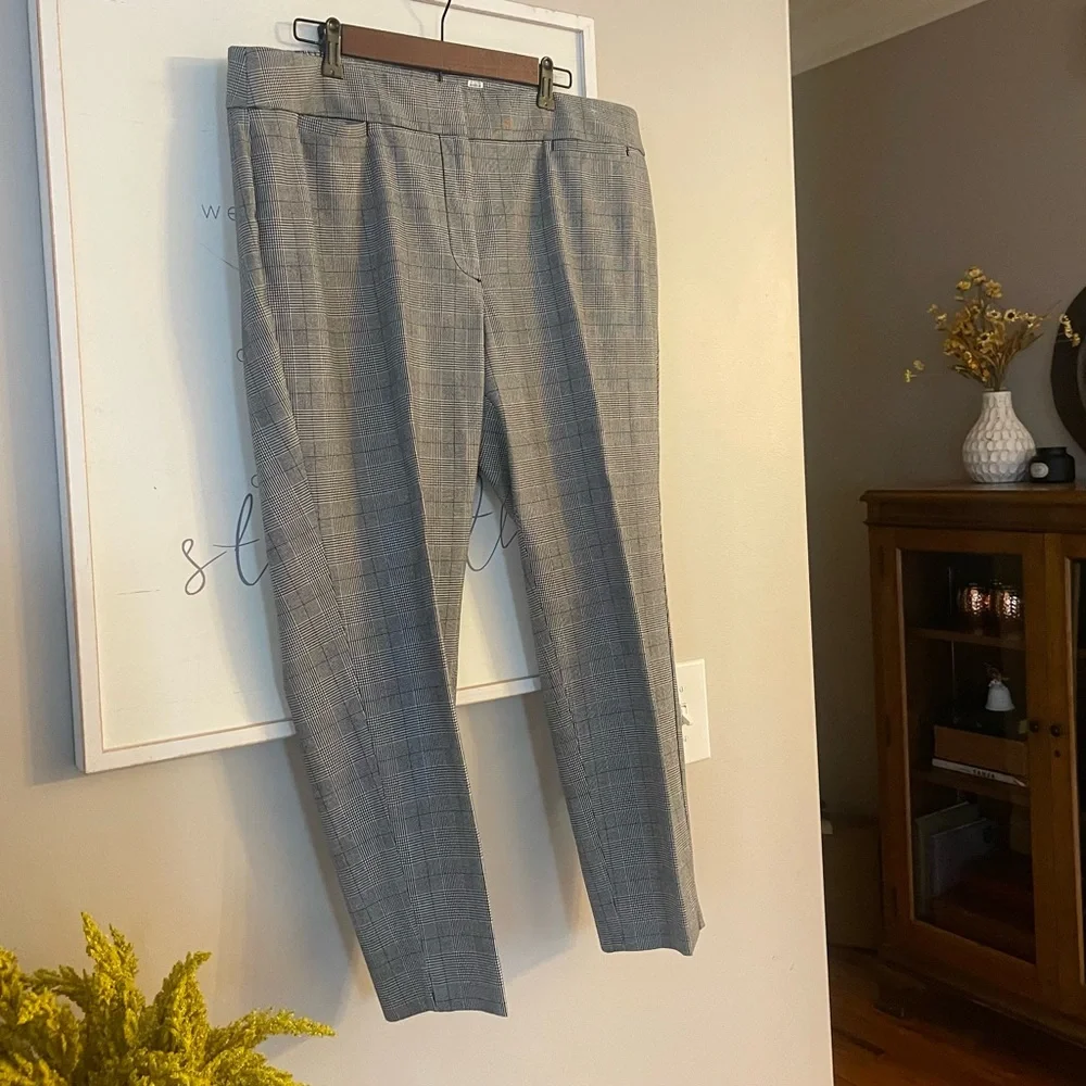 TALBOTS Chatham Ankle Pant Plaid Black White Slim Size 18 WP Petite Checkered